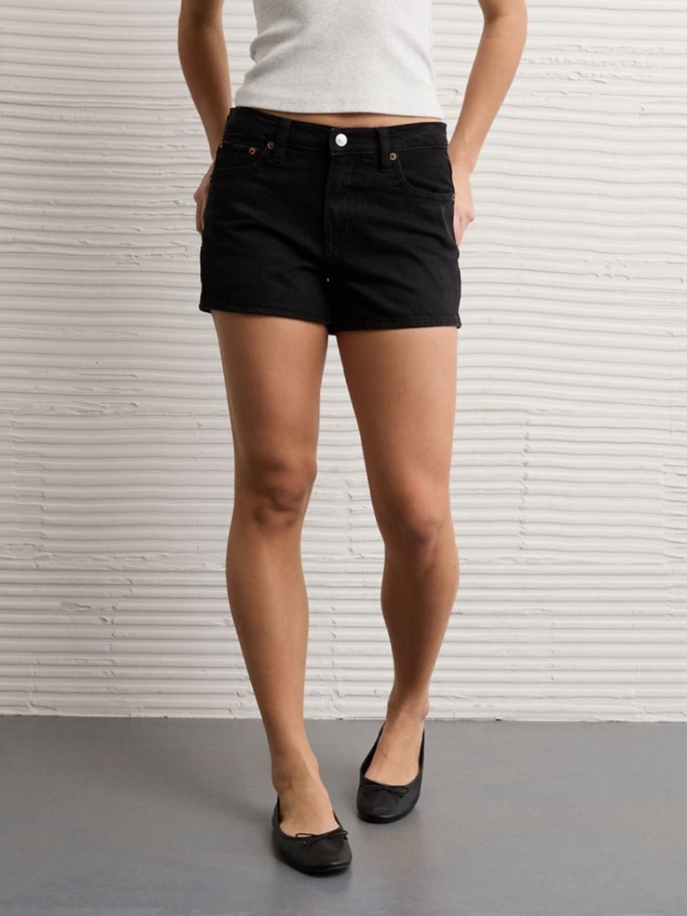 American Eagle Strigid Super High-Rise Relaxed Denim Short Size 0/25 NWT